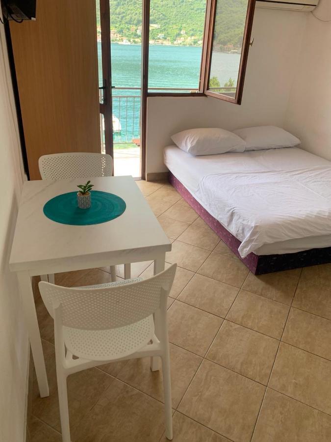 Apartmani Ivana Tivat Exterior foto