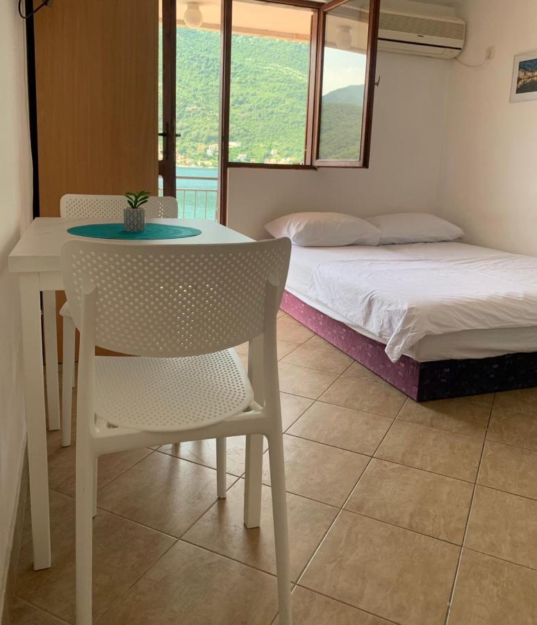 Apartmani Ivana Tivat Exterior foto