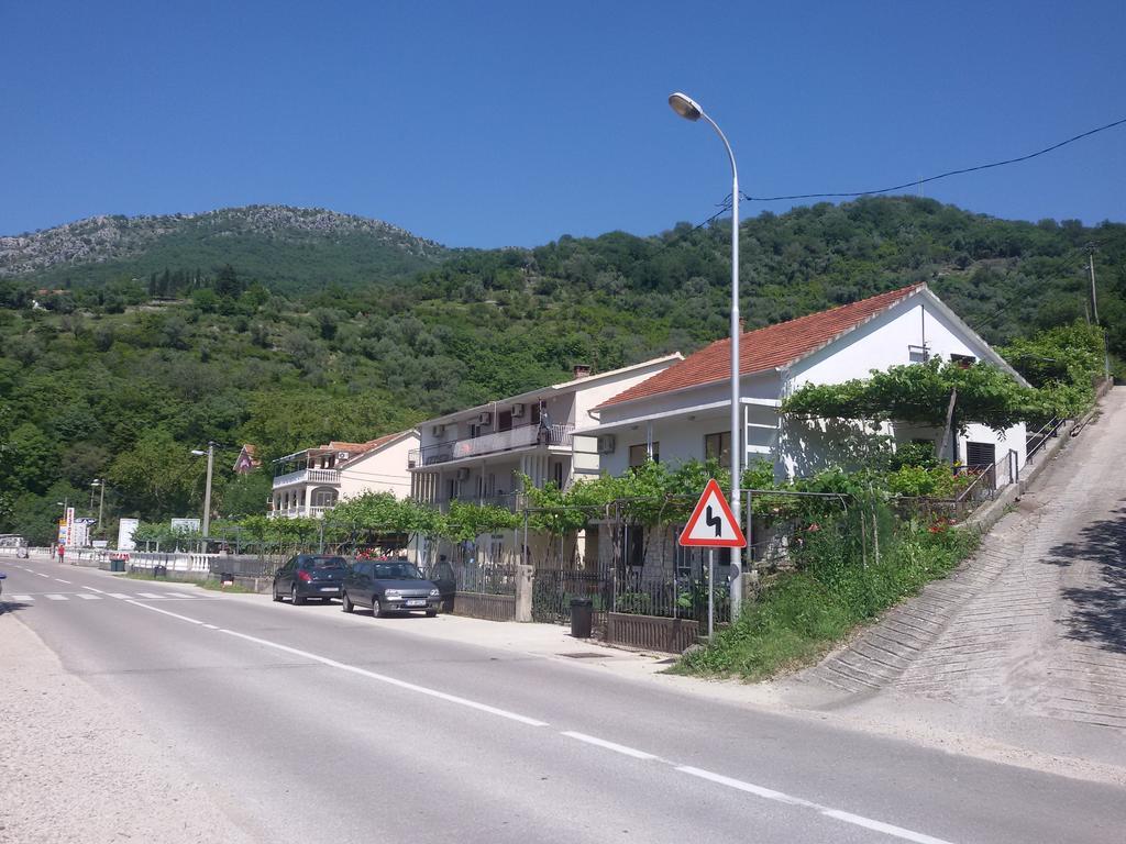 Apartmani Ivana Tivat Exterior foto