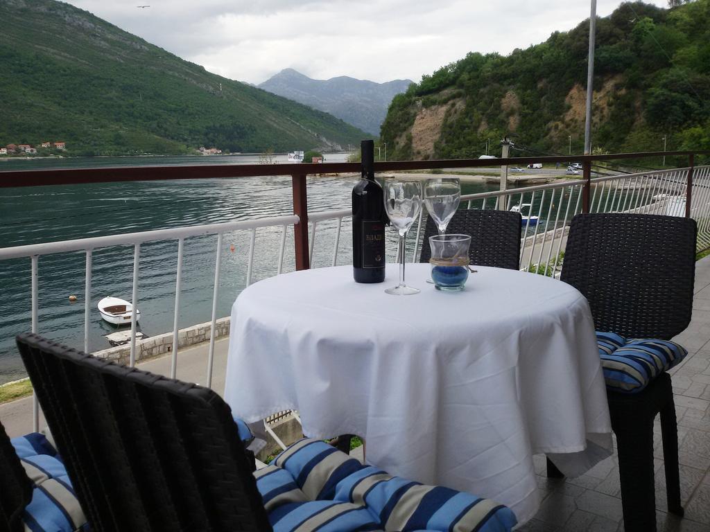 Apartmani Ivana Tivat Exterior foto