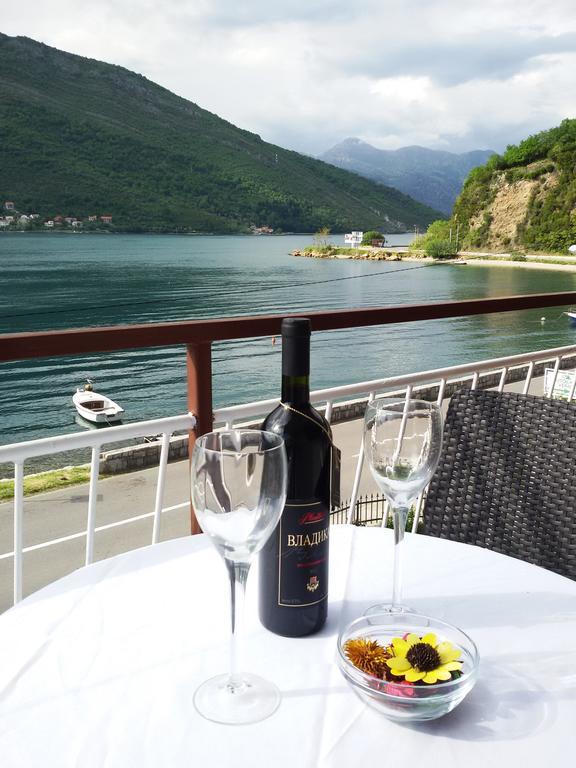 Apartmani Ivana Tivat Exterior foto