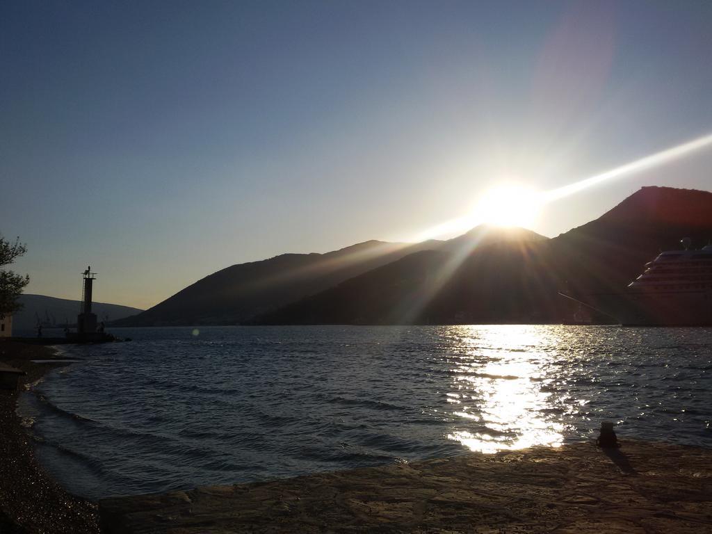 Apartmani Ivana Tivat Exterior foto