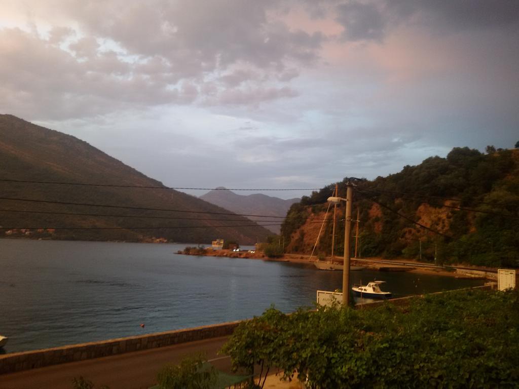 Apartmani Ivana Tivat Exterior foto